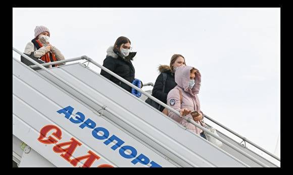 На Ямале резко сократился объем авиаперевозок, а жители сдают билеты на летние паромы - znak.com - округ Янао - Ямал