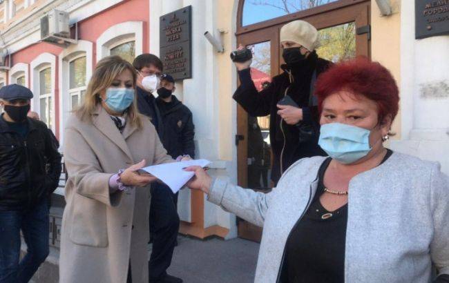 Из-за закрытия рынков в Мелитополе начались протесты, есть задержанные - rbc.ua - Украина - Мелитополь