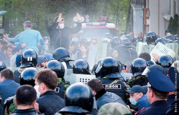 Во Владикавказе возбудили дело о насилии против полицейских во время акции протеста - interfax.ru - Москва - республика Алания - Владикавказ