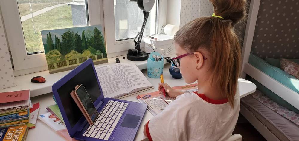 В школьном классе – четверть учеников. Какие школы обучают онлайн? - belsat.eu - Белоруссия