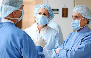 «Половина медперсонала в больнице»: Буда-Кошелево стало одним из крупнейших центром эпидемии - charter97.org