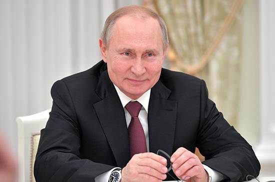 Владимир Путин - Дмитрий Песков - Путин никогда не боялся потерять популярность, заявили в Кремле - pnp.ru - Россия