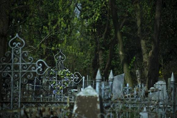 Даниил Белозерский - Владыка Даниил просит верующих не ходить на Радоницу на кладбища: лучше прийти в храм - znak.com - Зауралья
