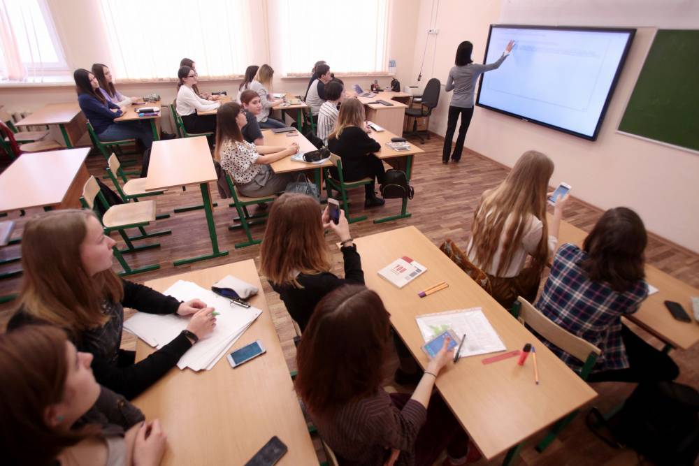 Общественники предложили ввести раздельное обучение для мальчиков и девочек - vm.ru - Россия