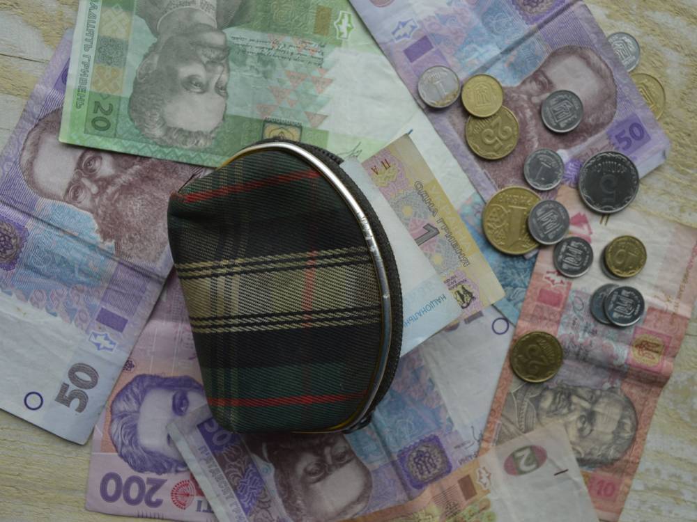 Начались выплаты 1000 грн доплаты пенсионерам и получателям соцпомощи – Минсоцполитики - gordonua.com - Украина