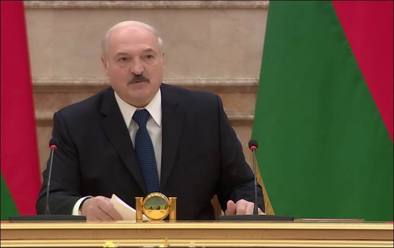 Александр Лукашенко - Лукашенко уже увидел вирус и даже не исключает худшего - naviny.by - Белоруссия