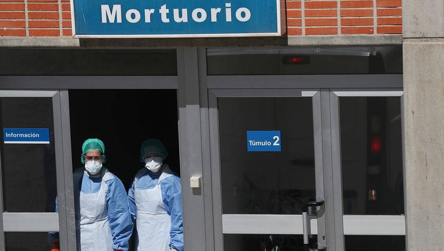 El Pais - Число смертей от коронавируса в Испании сократилось до месячного минимума - gazeta.ru - Испания