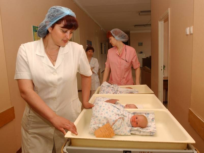 Рожениц с коронавирусом рекомендуют разлучать с ребенком до выздоровления - sobesednik.ru
