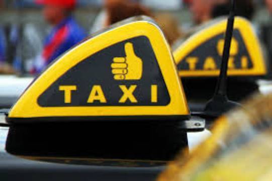 Таксист избил пассажирку за некорректный QR-код - versia.ru - Россия