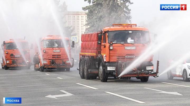 Генеральная уборка Москвы: чем обрабатывают улицы от коронавируса - vesti.ru - Москва