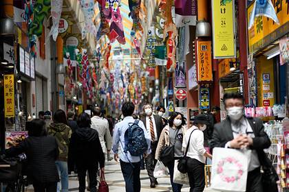 Итиро Мацуи - В Японии призвали мужчин покупать продукты вместо женщин во время пандемии - lenta.ru - Япония - Осака