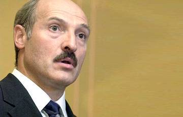 Лукашенко во время субботника спрятался в лесу - charter97.org - район Петриковский