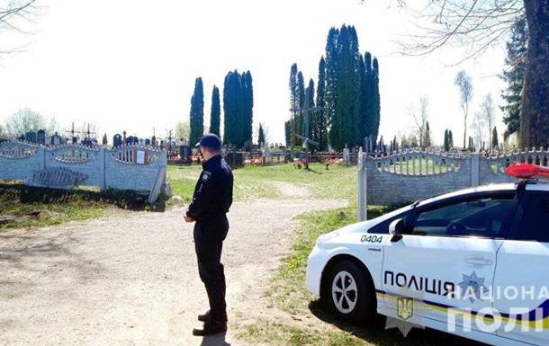 Тысячи силовиков отправят патрулировать кладбища - korrespondent.net - Украина