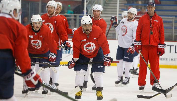 Инсайдеры: тренировки хоккеистов НХЛ возобновятся 1 июня - vesti.ru - Сша - Канада