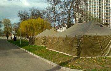 Фотофакт: Возле белорусских больниц устанавливают военные палатки - charter97.org - Минск