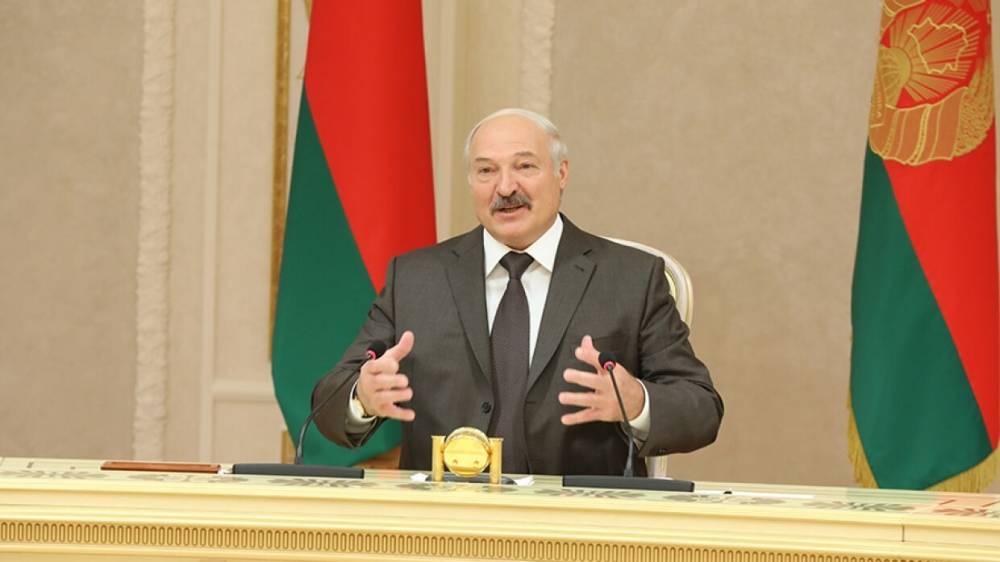 Александр Лукашенко - Лукашенко назвал пандемию коронавируса «божьим наказанием» для людей - riafan.ru - Белоруссия - Минск