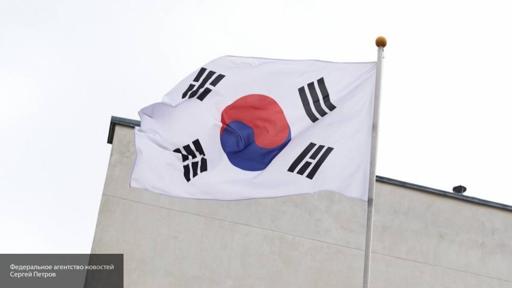 Южнокорейское СМИ заявило о размещении ракетной установки на аэродроме в КНДР - politexpert.net - Сша - Англия - Южная Корея - Кндр