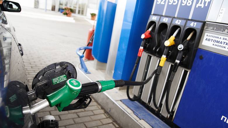 Алекперов заявил, что цены на бензин в России не снизятся - newizv.ru - Россия