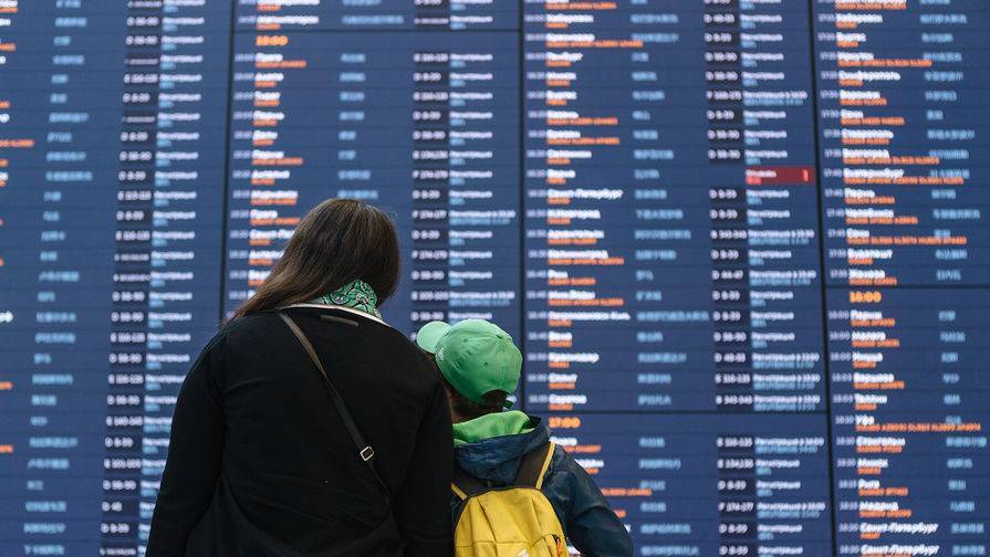 Почти 20 рейсов задержано и отменено в аэропортах Москвы - gazeta.ru - Москва
