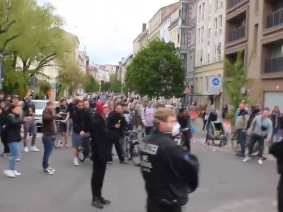Роза Люксембург - В Берлине задержаны более 100 человек на акции против ограничений - newtvnews.ru - Берлин - Люксембург