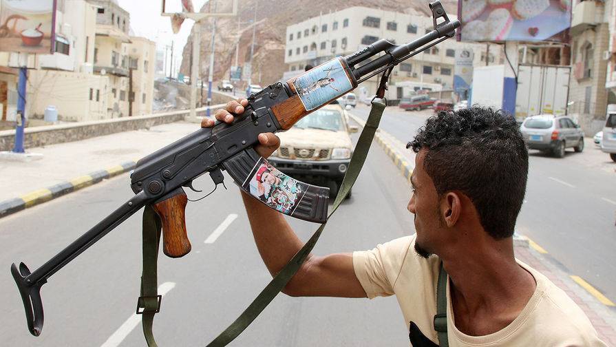 Йеменские сепаратисты объявили самоуправление на юге страны - gazeta.ru - Ндрй - Аден