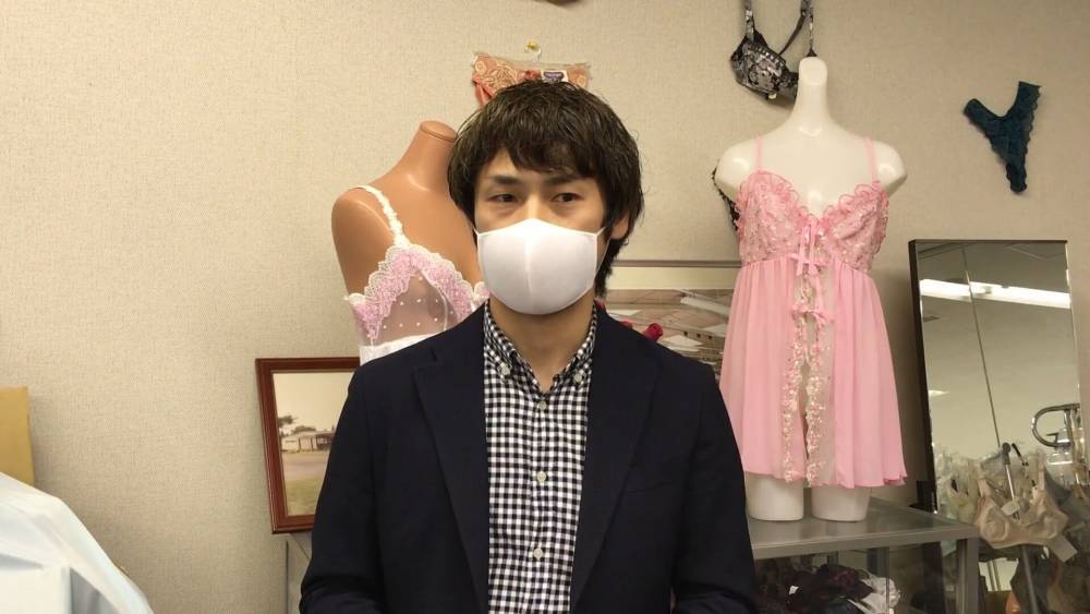 Медицинские маски вместо бюстгальтеров начали шить в Японии. - riafan.ru - Япония
