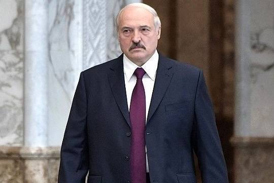 Александр Лукашенко - Лукашенко в очередной раз высказался против остановки экономики на фоне COVID-19 - versia.ru - Белоруссия
