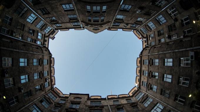 В Адмиралтейском районе отмоют более 700 фасадов домов - piter.tv - Санкт-Петербург - район Северной - Дома
