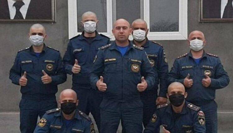 В Чечне спасатели побрились налысо в рамках акции против COVID-19 - newtvnews.ru - республика Чечня
