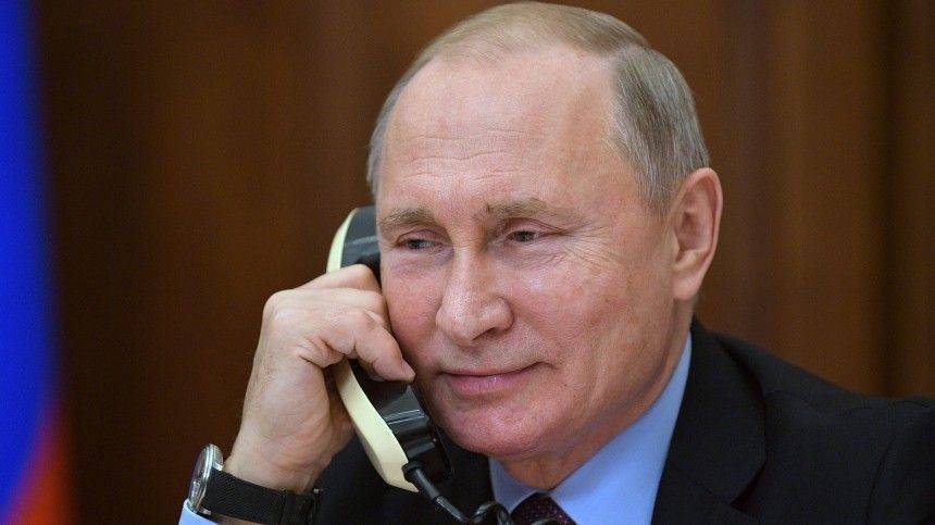 Владимир Путин - Дмитрий Песков - Песков рассказал о «секретах» телефона, которым пользуется Путин - 5-tv.ru - Россия