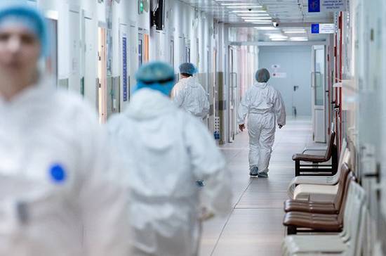 В Петербурге 50 сотрудников больницы заразились коронавирусом - pnp.ru - Россия - Санкт-Петербург