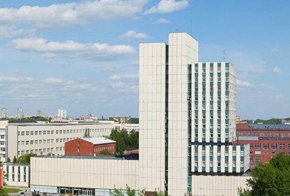 В Екатеринбурге ввели ограничения по COVID в общежитии завода, который делает аппараты ИВЛ - znak.com - Россия - Екатеринбург - Уральск