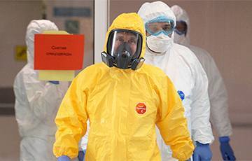 Человек в костюме канарейки - charter97.org - Россия - Сербия - Венесуэла