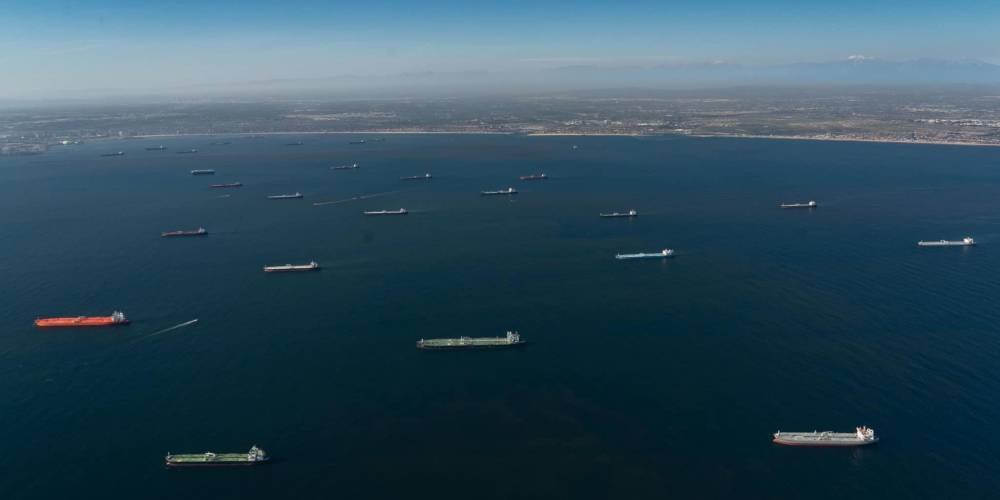 США показали аномальное скопление нефтетанкеров у берегов Калифорнии - ruposters.ru - Сша - штат Калифорния