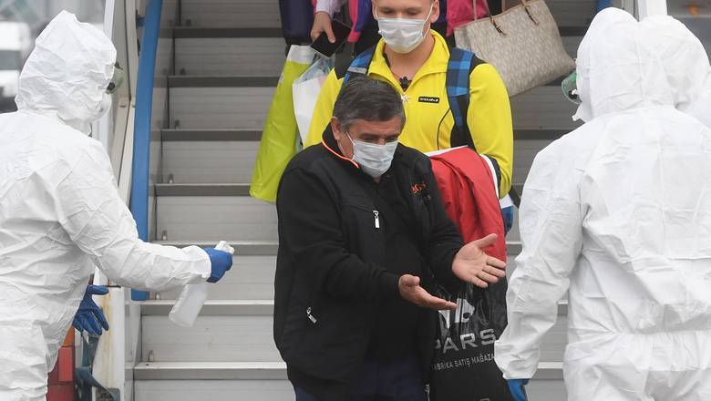 Россия обогнала Китай по числу заразившихся коронавирусом - newizv.ru - Россия - Китай