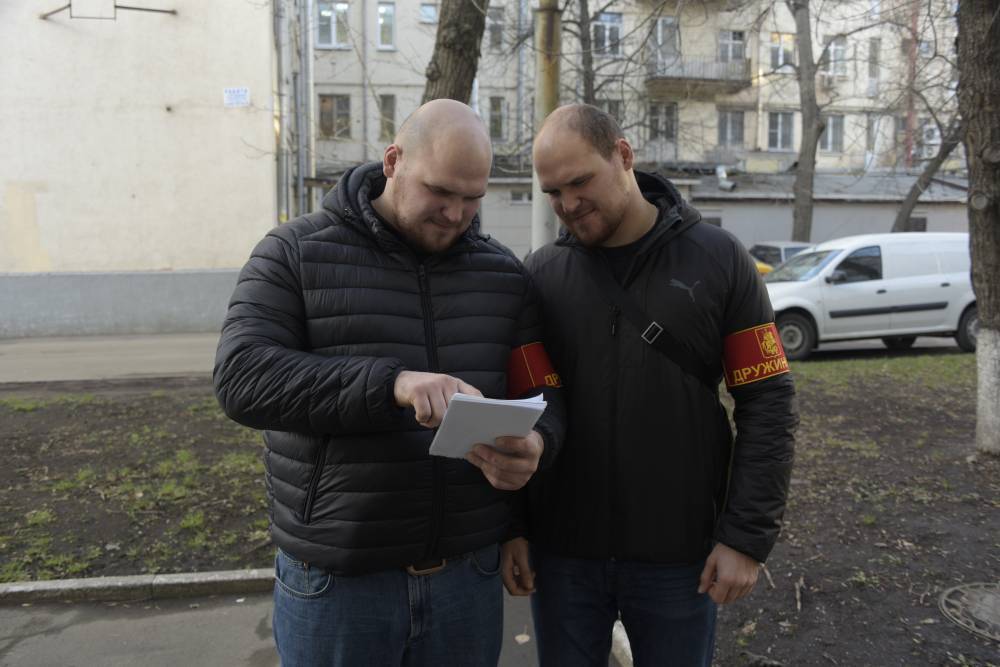 Более тысячи нарушителей самоизоляции выявили народные дружинники в Москве - vm.ru - Москва