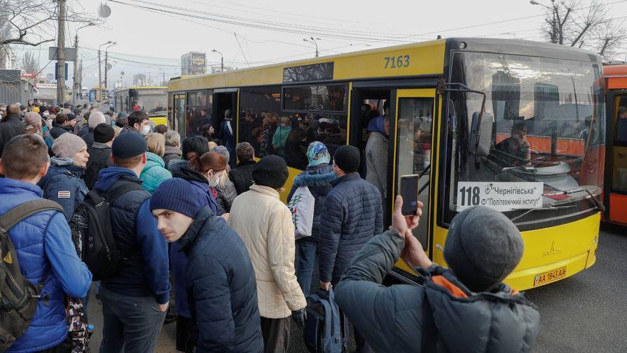 Владислав Криклий - Украина рассчитывает возобновить междугородное транспортное сообщение с 12 мая - gazeta.ru - Украина