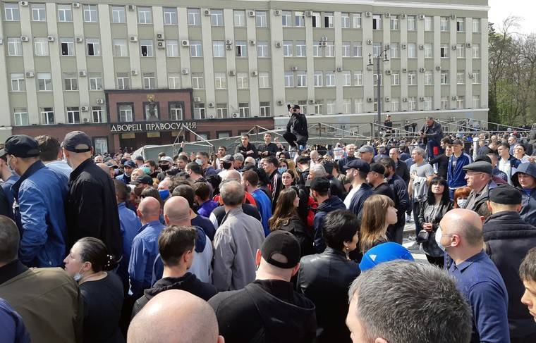 Рост заражения COVID-19 в Осетии связали с митингом во Владикавказе - news.ru - республика Алания - Владикавказ