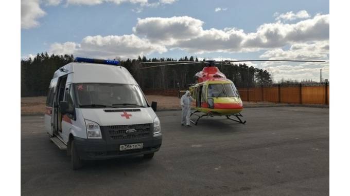 Анестезиологи в Бокситогорске оказали помощь мужчине с подозрением на коронавирус - piter.tv - Бокситогорск