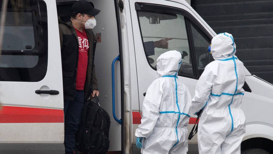 В Петербурге пациент сбежал из НИИ, где около 300 человек заразились коронавирусом - gazeta.ru - Санкт-Петербург