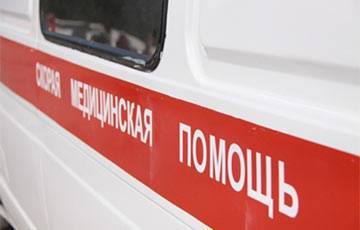Видеофакт: Из одного подъезда в Минске госпитализируют сразу двух человек - charter97.org - Минск