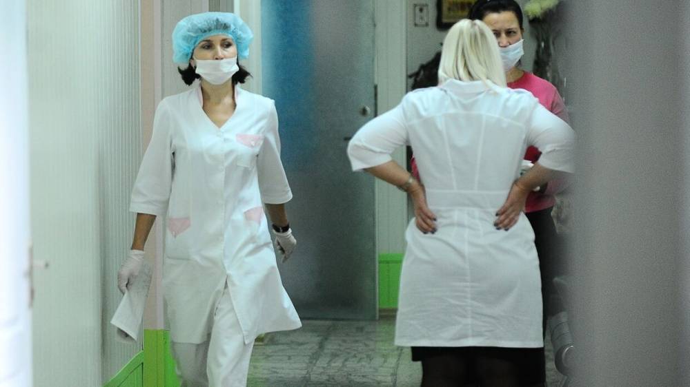 На Украине в условиях коронавируса без работы могут остаться десятки тысяч медиков - riafan.ru - Украина