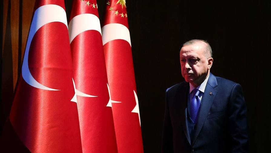 Тайип Эрдоган - Турция вводит комендантский час с 1 по 3 мая - gazeta.ru - Турция - Ухань