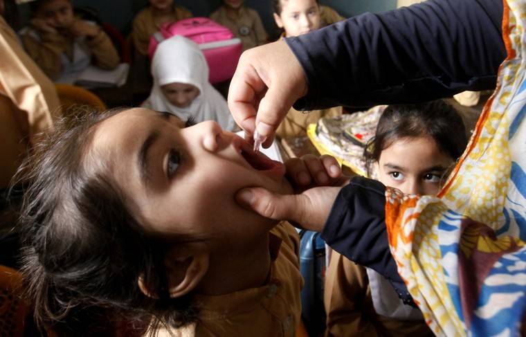 ВОЗ обеспокоена отменой программ вакцинации детей из-за коронавируса - news.ru - Россия