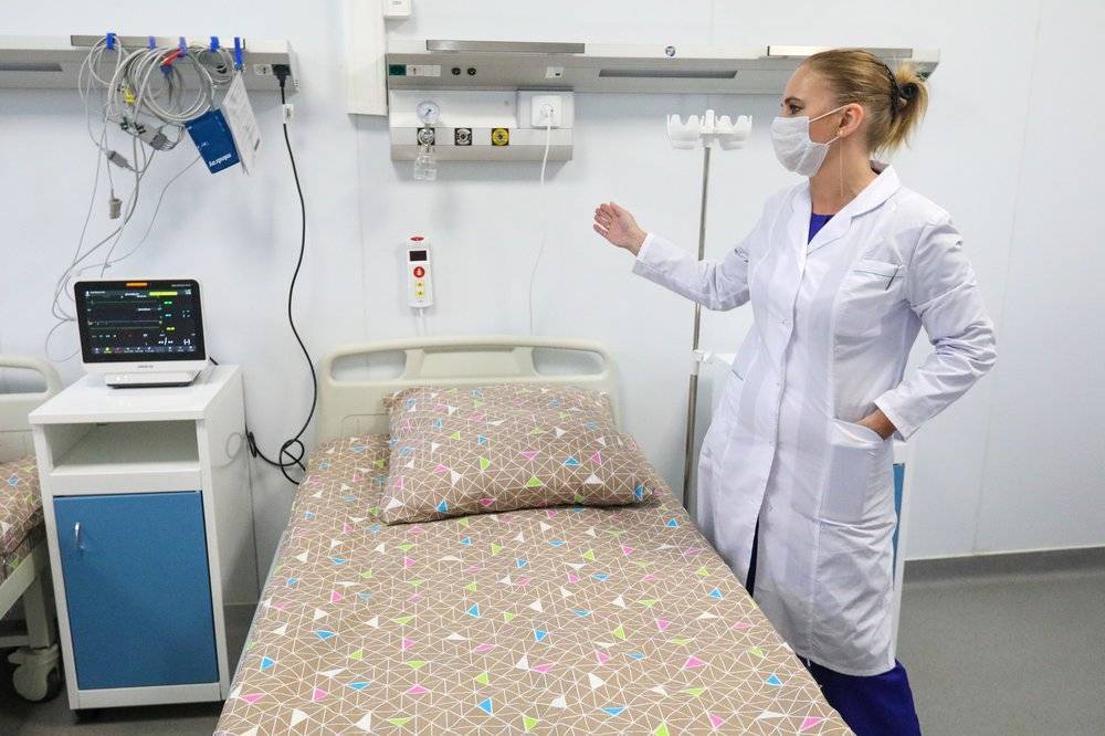 Анастасия Ракова - Число госпитализированных с пневмонией в Москве за неделю выросло на 70 процентов - vm.ru - Москва