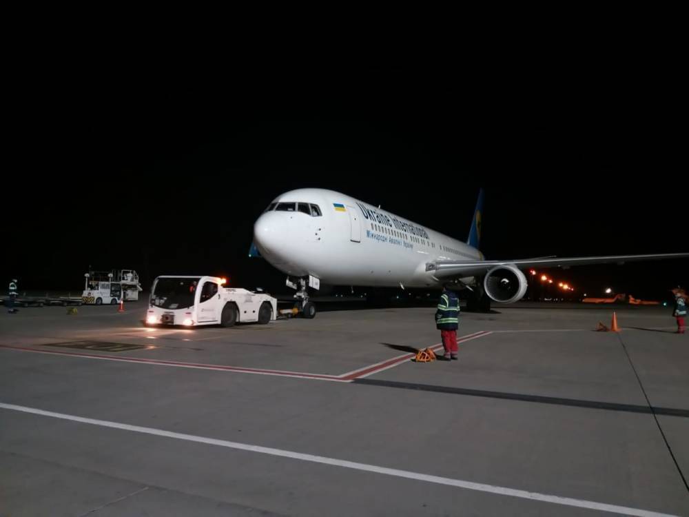 В Борисполь прибыл самолет с эвакуированными из США украинцами - gordonua.com - Украина - Сша - Киев - Борисполь