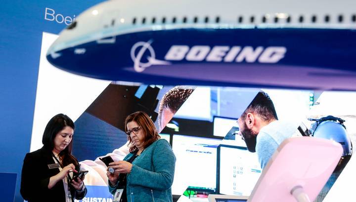 Дэвид Кэлхун - Boeing потребуются дополнительные заимствования на фоне пандемии - vesti.ru - Сша