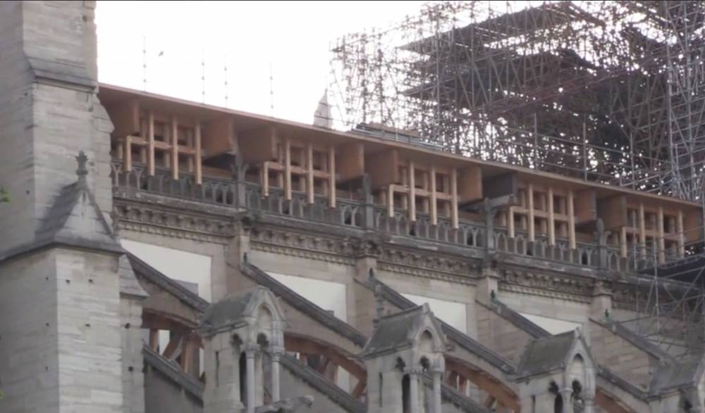 Видео возобновления реконструкции Нотр-Дама появилось в Сети - vm.ru - Москва - Париж
