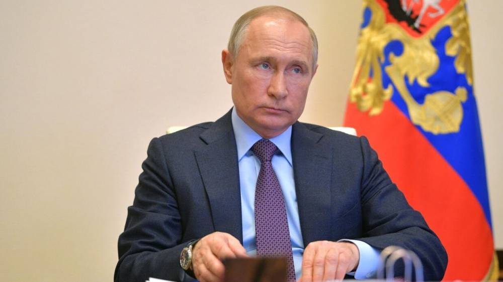 Владимир Путин - Путин объявил 6, 7 и 8 мая нерабочими днями в России - riafan.ru - Россия - Москва