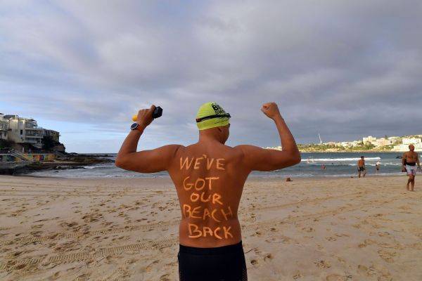 В Австралии открыли популярный пляж: можно купаться, нельзя загорать - eadaily.com - Австралия